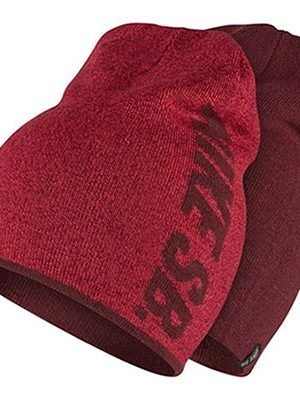 Žieminė tamsiai raudona dvipuse kepurė Nike