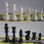 Plastic chess pieces No. 4