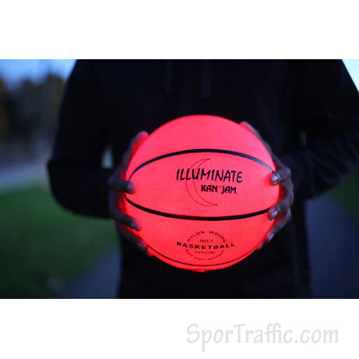 KANJAM šviečiantis LED krepšinio kamuolys tamsoje