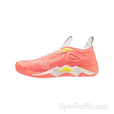 https://sportraffic.com/wp-content/uploads/2023/10/MIZUNO-Wave-Momentum-3-MID-womens-volleyball-shoes-CCORAL-BLACK-BOLT2NEON-V1GC231206.jpg